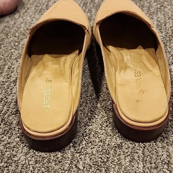 Aerisoles east wing tan leather upper slip ons size 8M balance man made - Picture 4 of 12